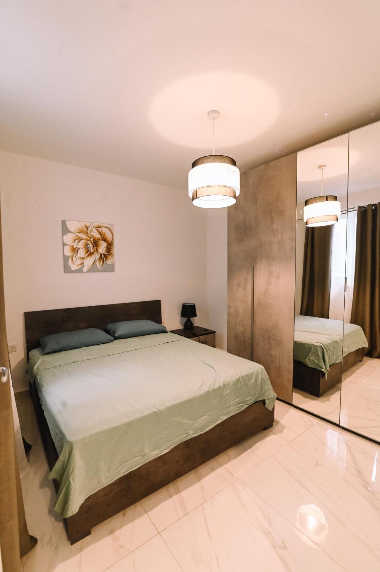Appartement Spacious 3 Bedroom In Sliema!