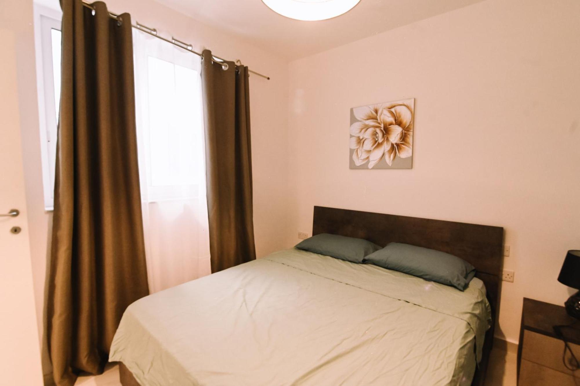 Apartment Spacious 3 Bedroom In Sliema! *