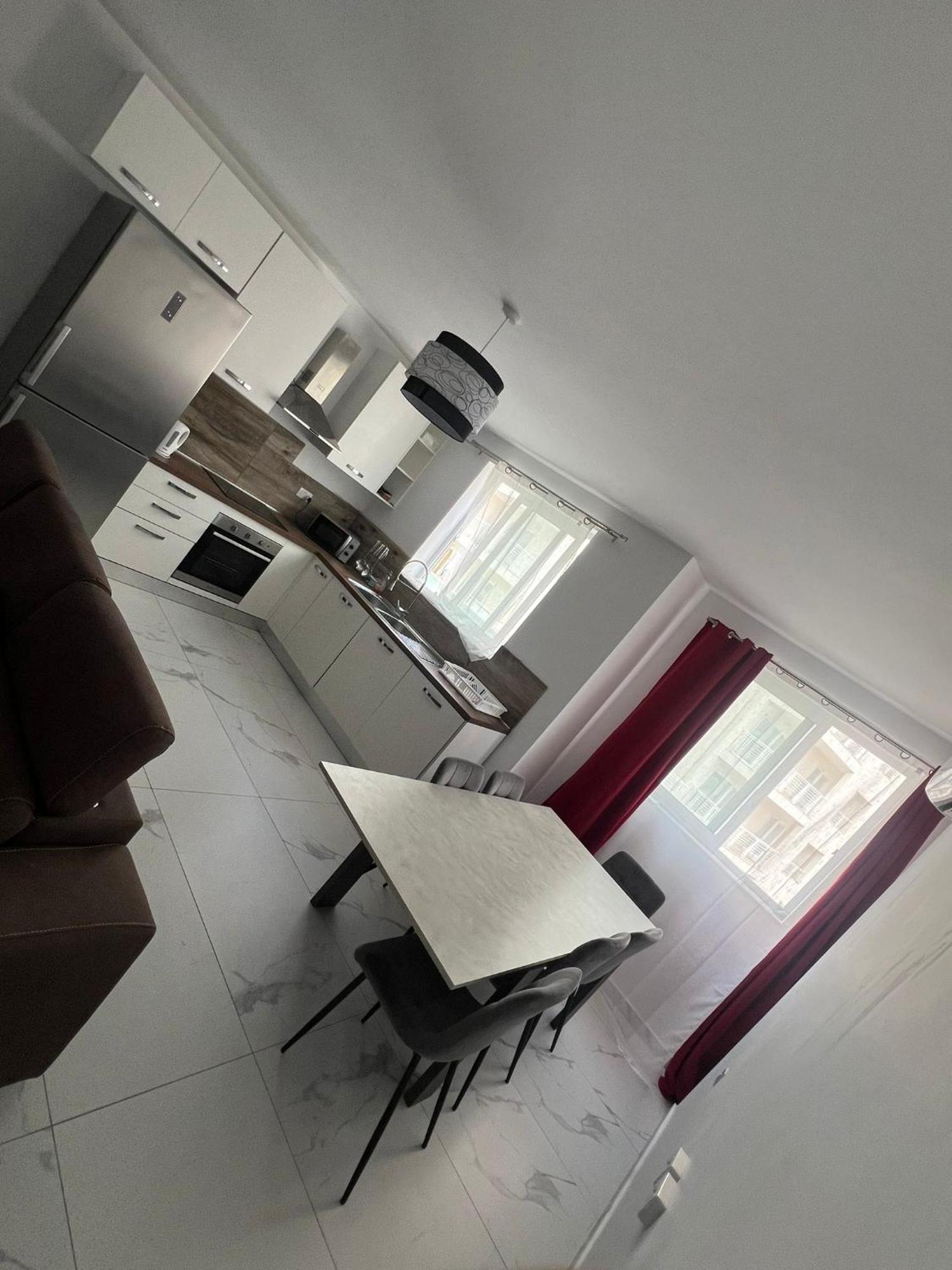 Apartment Spacious 3 Bedroom In Sliema! *